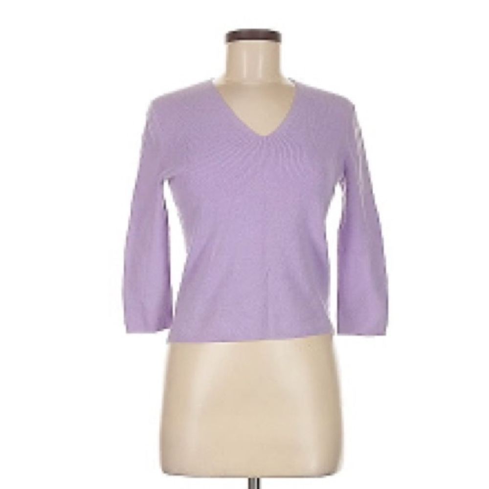 Women’s silk pullover Lavender V-Neck Sweater size medium